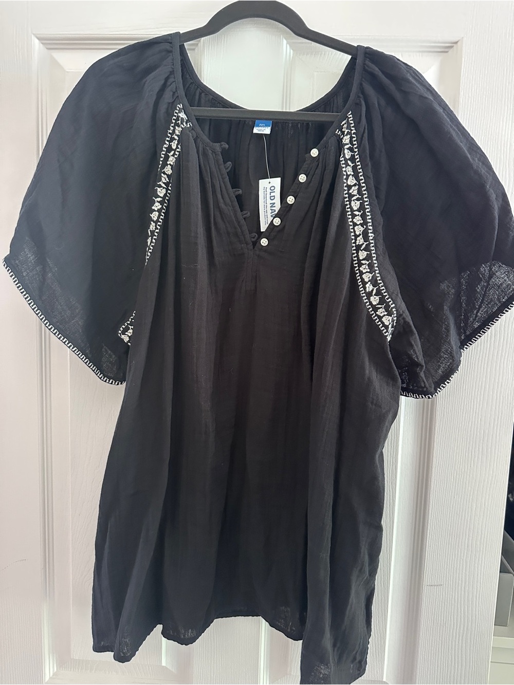 Old Navy Black Tunic Top with White Embroidery New with tags! XXL tall